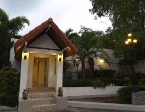 Santa monica pool villa